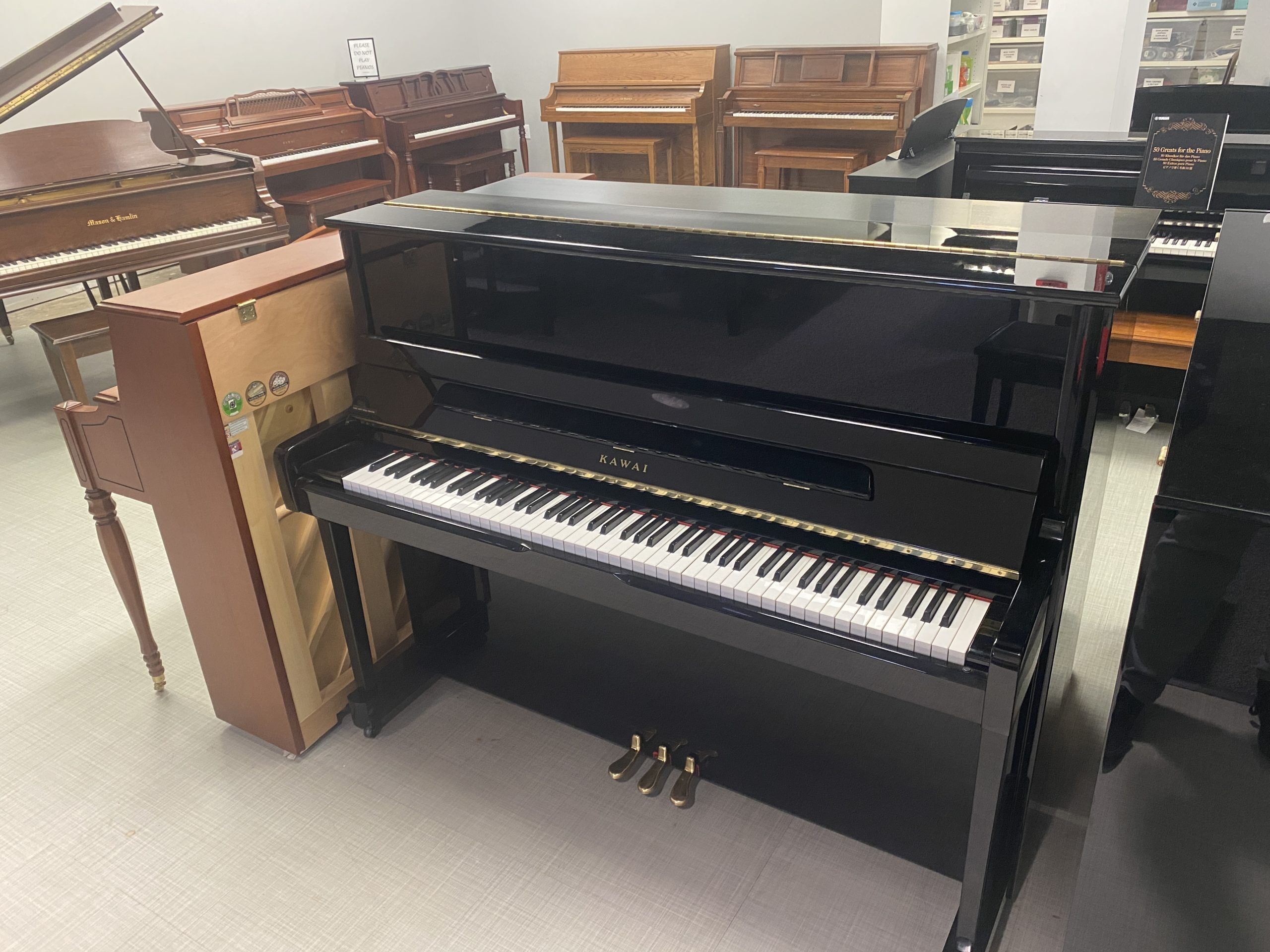 Kawai K3 upright piano right angle view Kawai K3 upright piano right angle view
