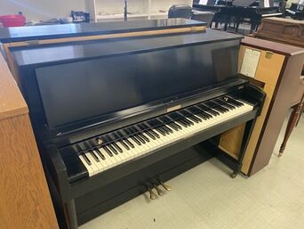 Baldwin Studio SE upright piano left angle view Baldwin Studio SE upright piano left angle view