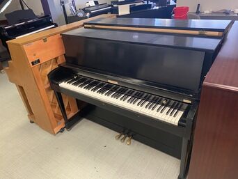 Baldwin Studio SE upright piano right angle view Baldwin Studio SE upright piano right angle view