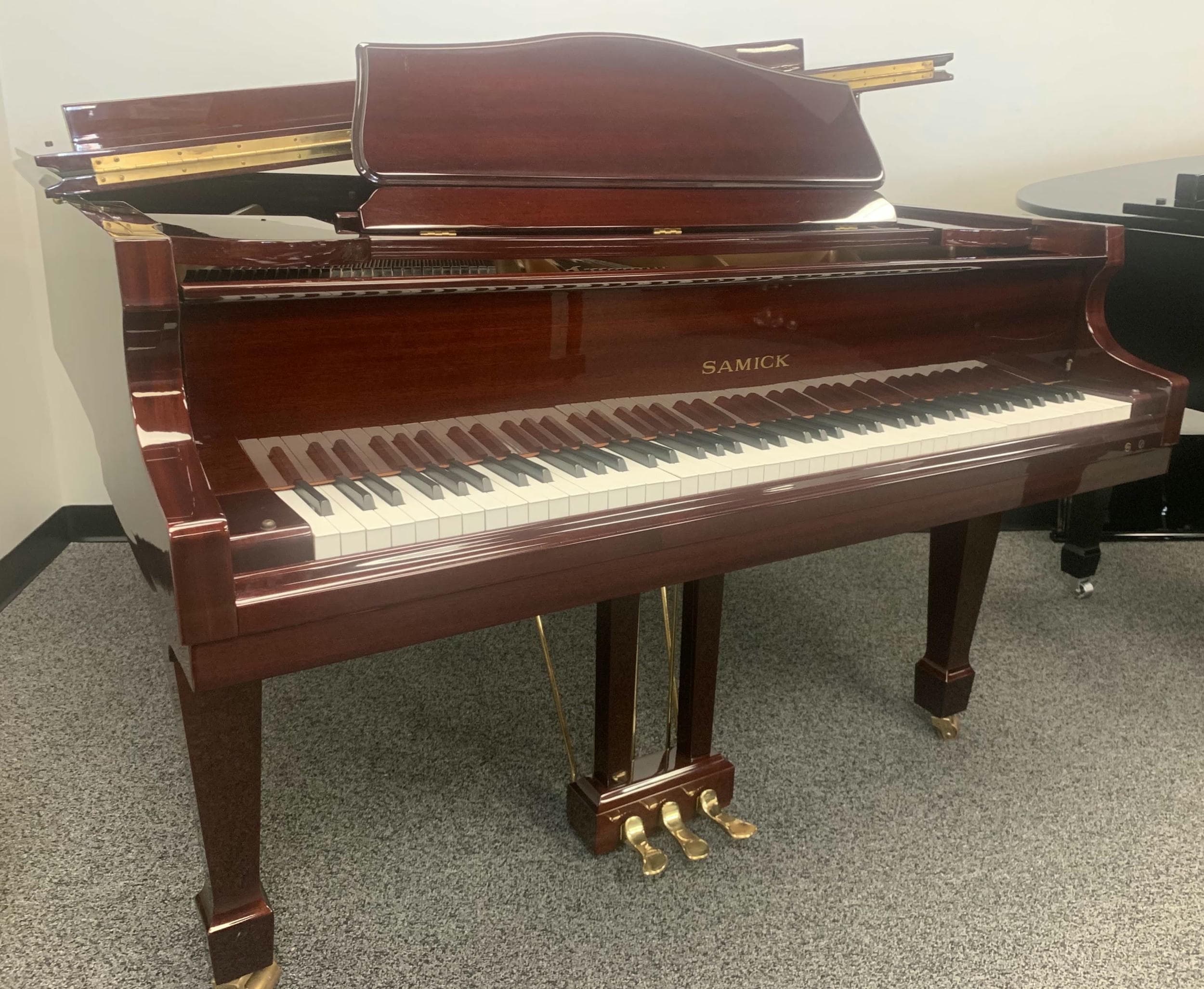 Samick SG-150C Piano Left Side View Samick SG-150C Piano Left Side View