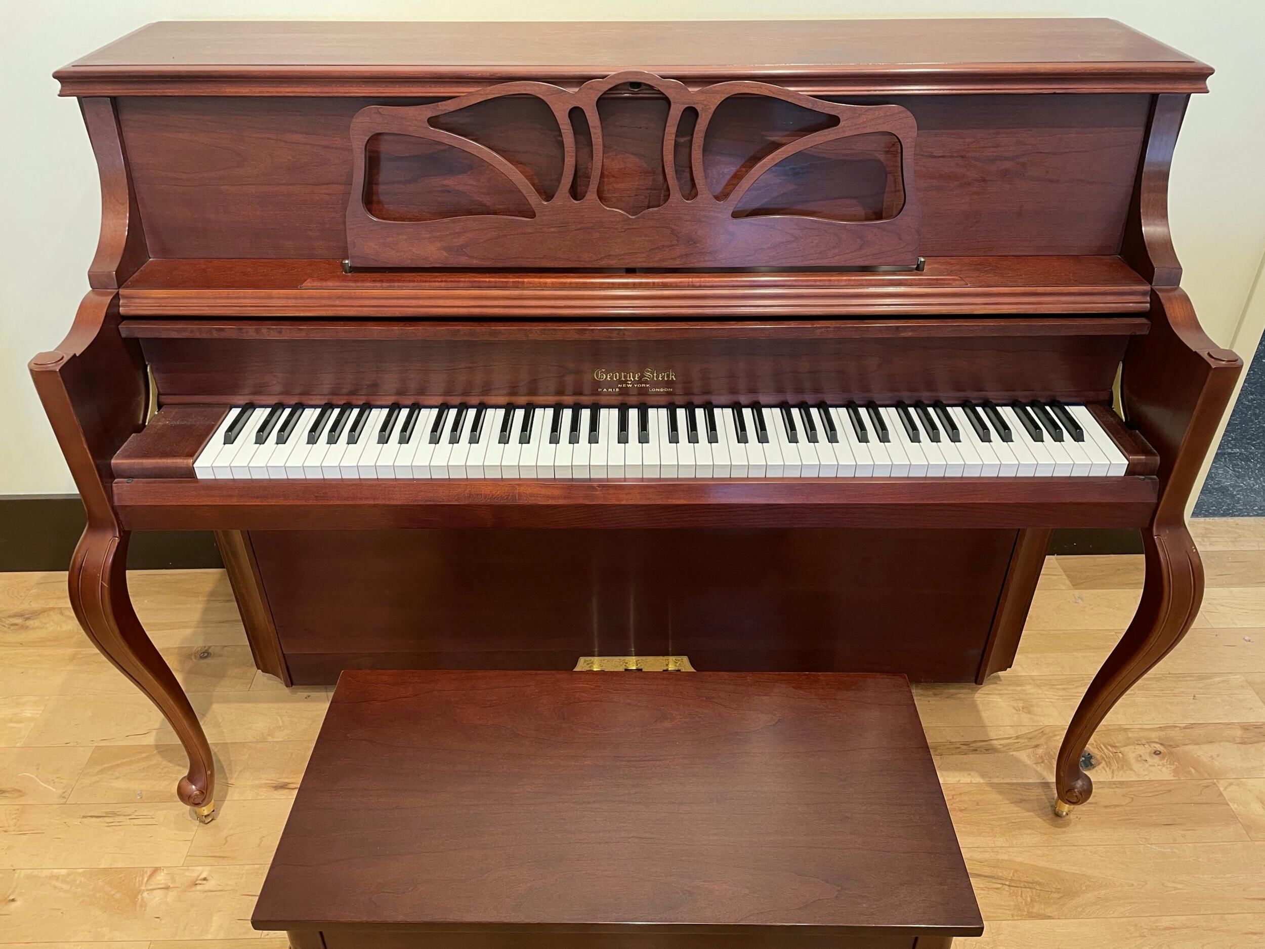 George Steck CS-16F Piano Front View George Steck CS-16F Piano Front View