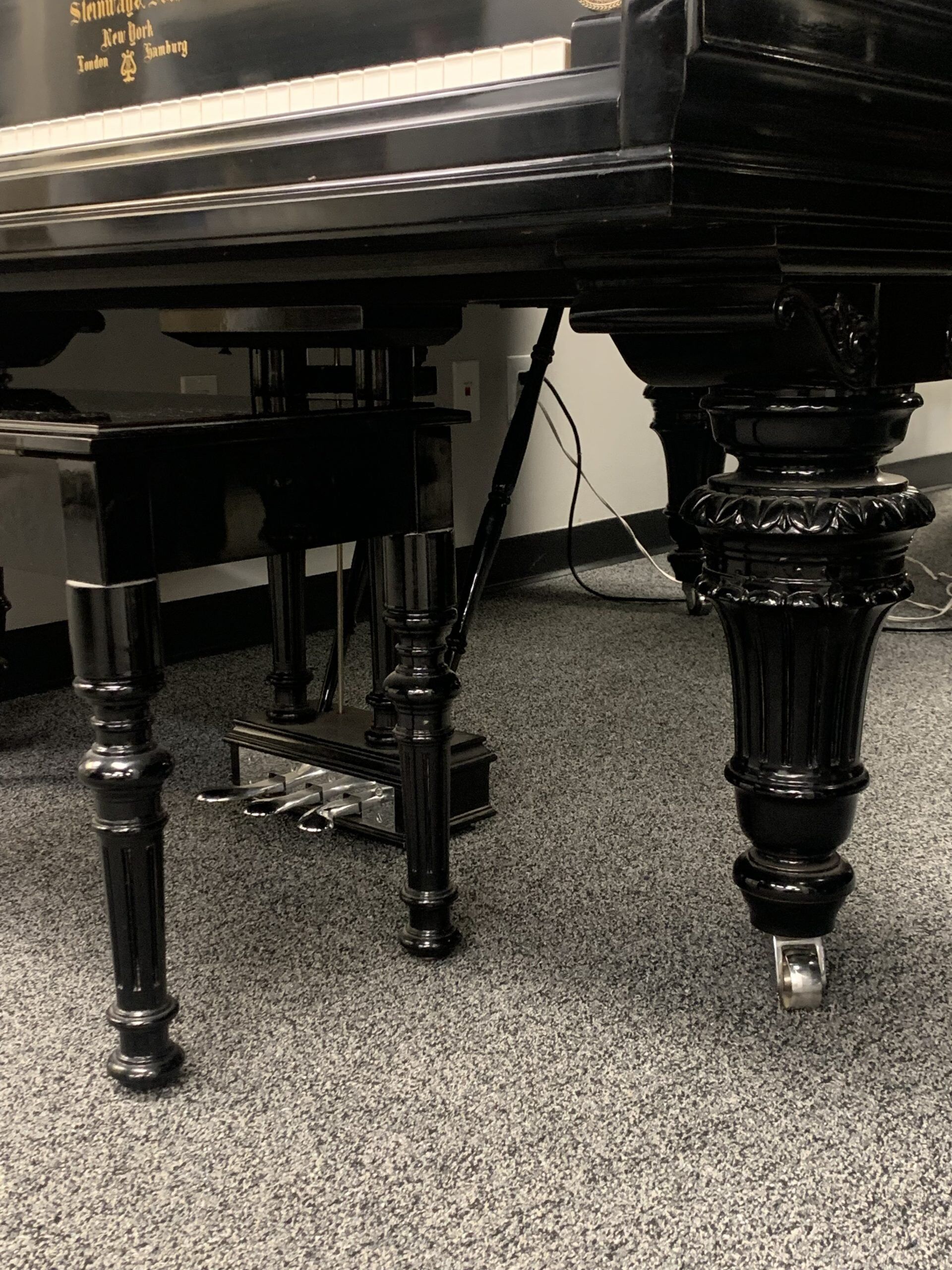 Photo-Jan-19-2023-1-43-33-PM Steinway L Piano Legs View