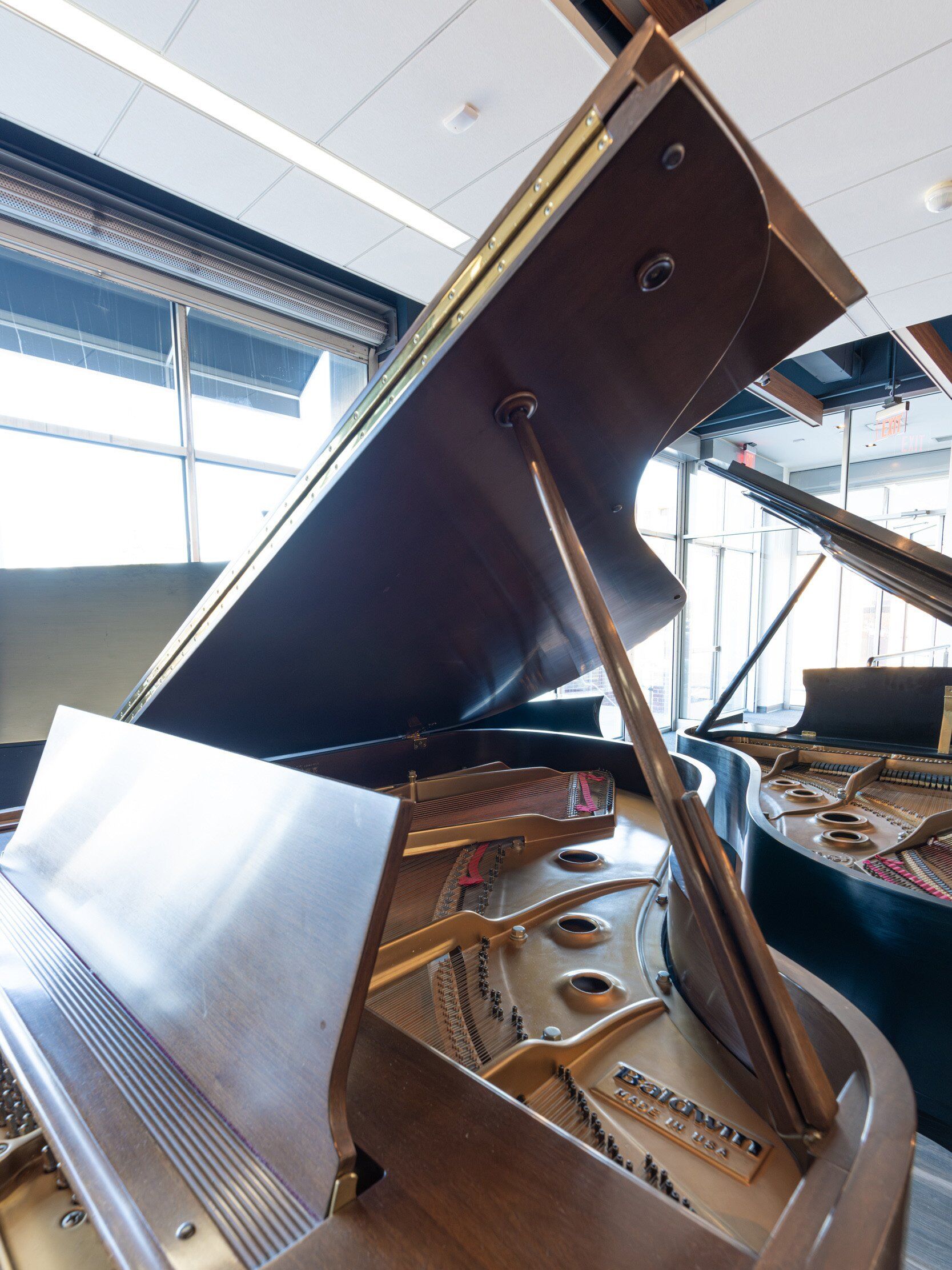 Solich Piano Detroit - Baldwin L Walnut - Right Side Soundboard (vertical)