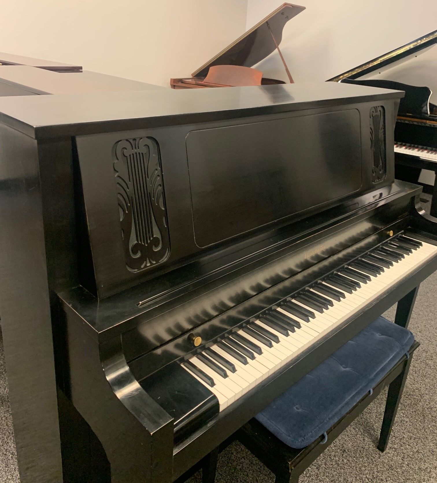 Solich-Piano-Cleveland-Baldwin-Upright-Model-6000-left-side