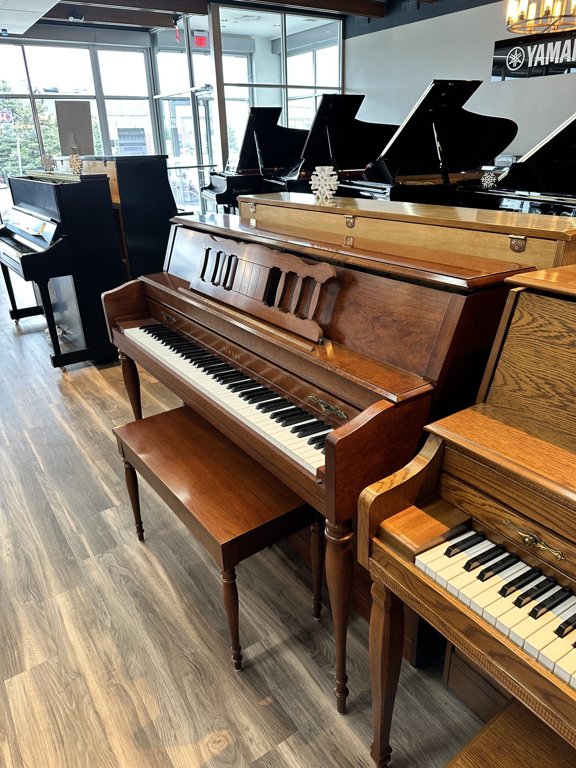 Yamaha-M306-Cherry-Right-Side-View