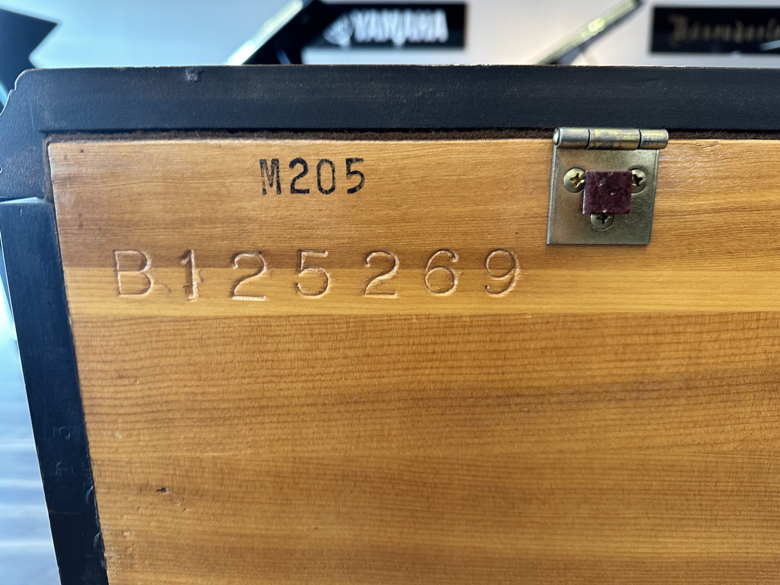 Yamaha-M205-Walnut-name-and-serial-number