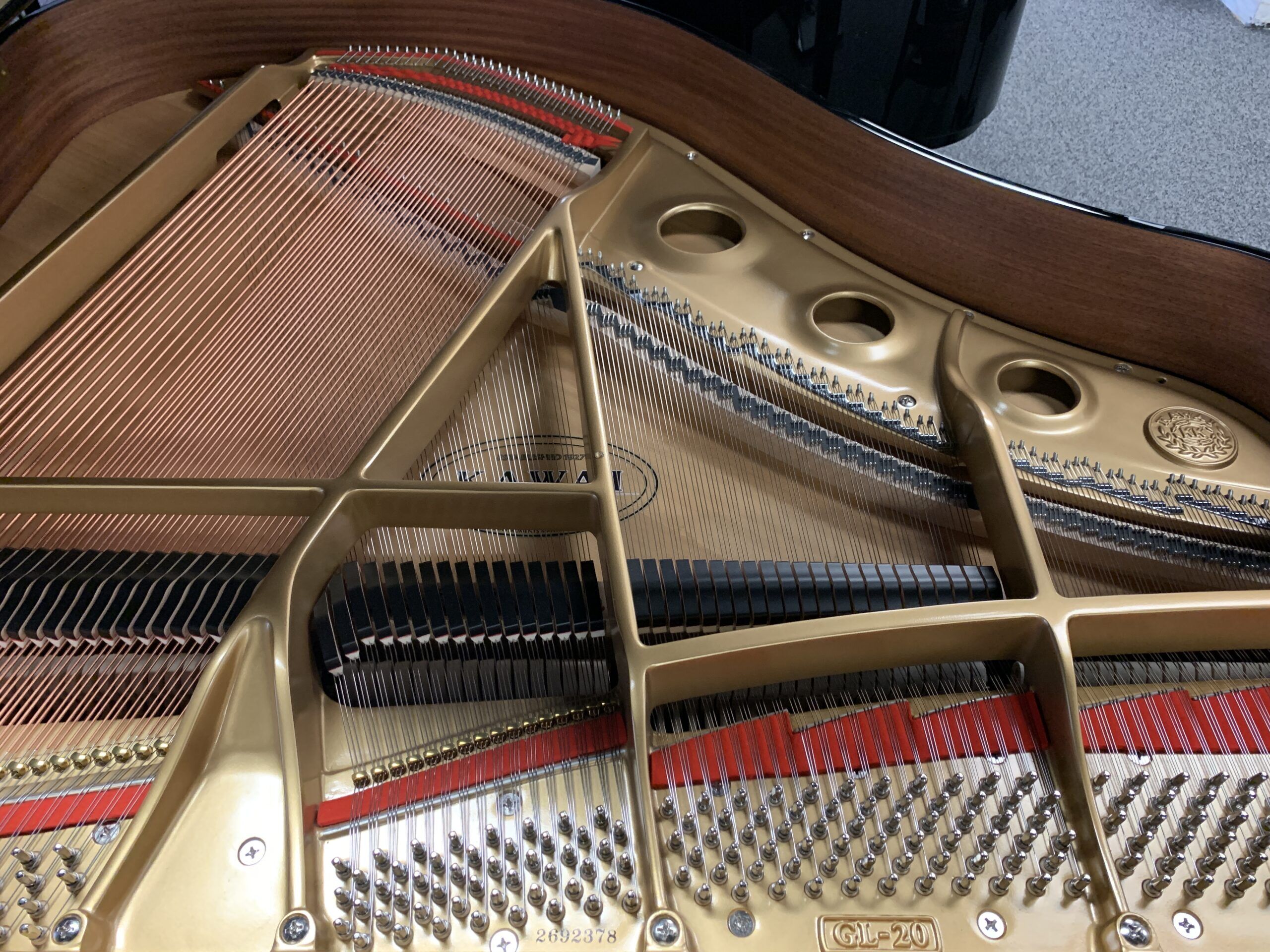 Solich-Piano-Cleveland-Kawai-GL20EP-Strings