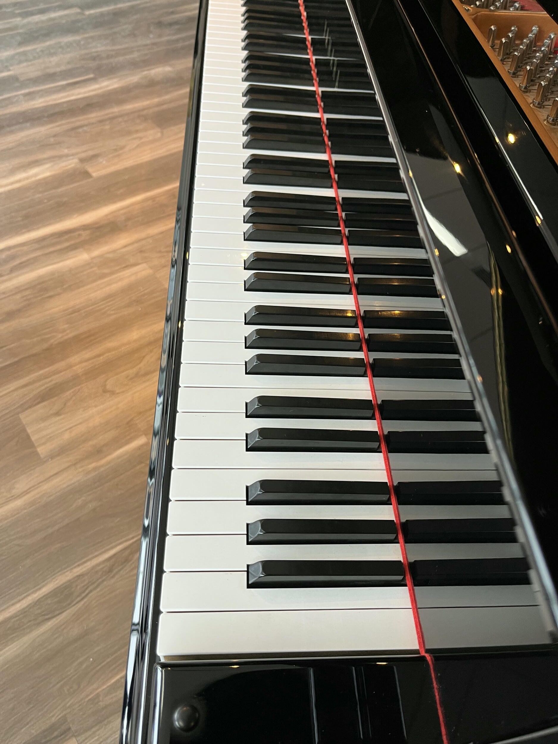 Yamaha-GC1-PE-6019713-keyboard-view