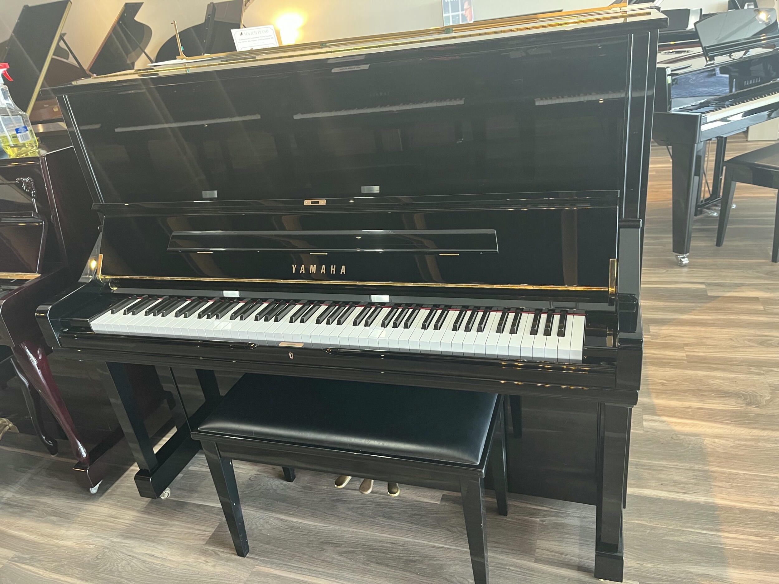 Yamaha-U3PE-6120841-front-view