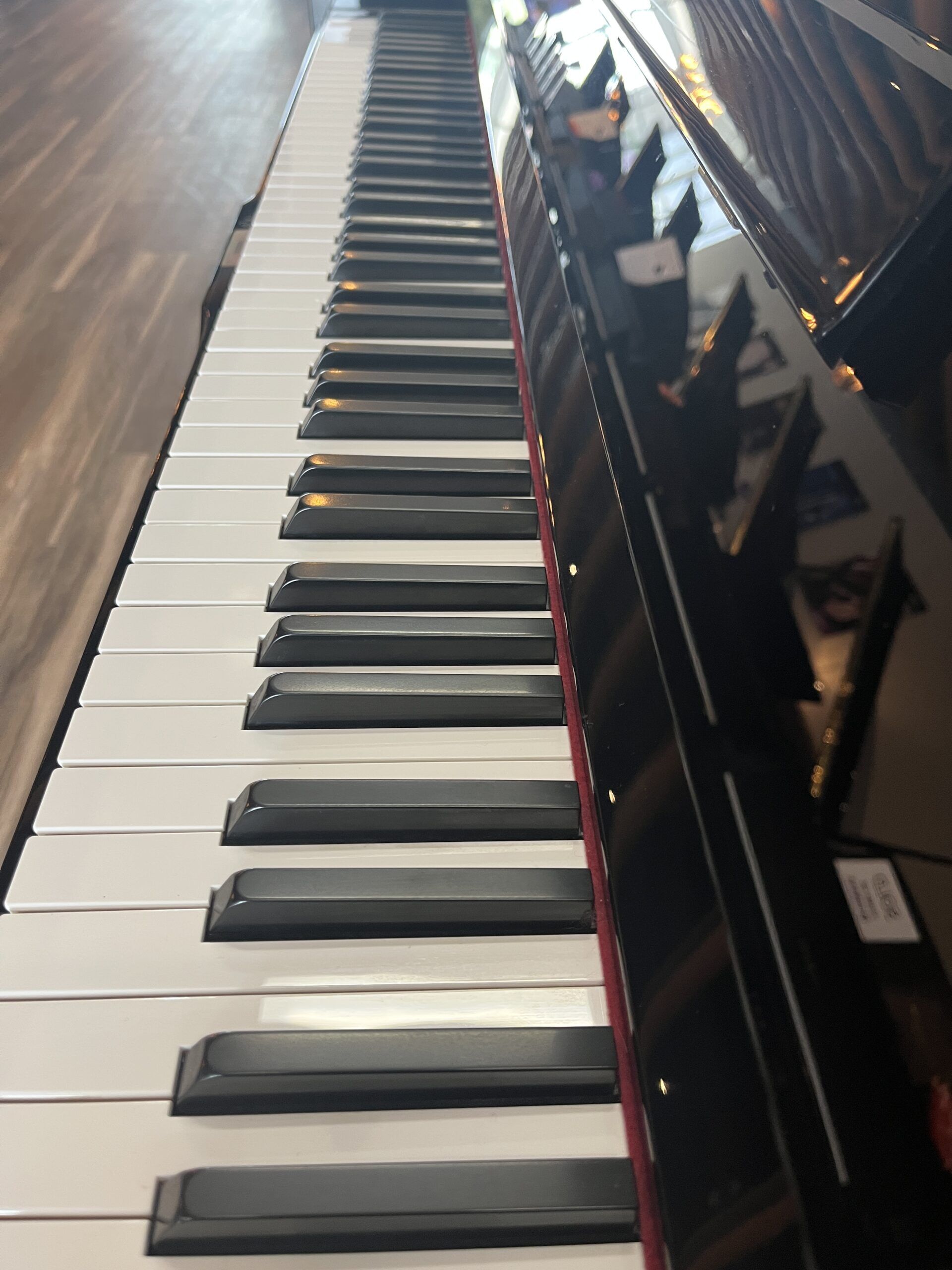 Yamaha-U3PE-6120841-keyboard-view