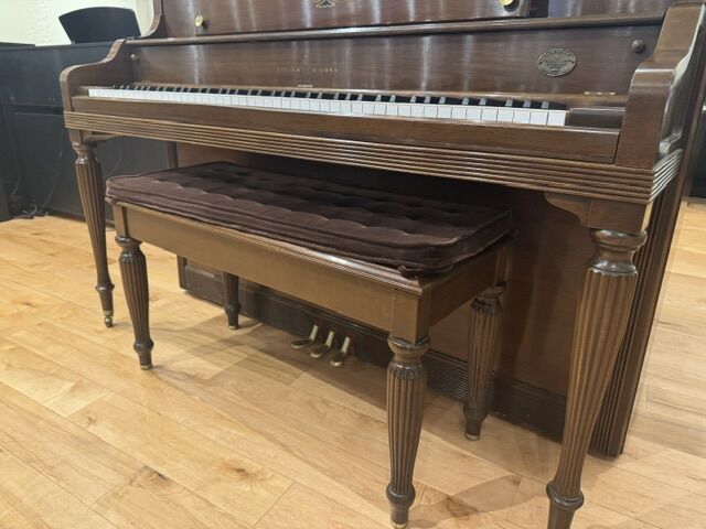 Solich-Piano-Columbus-Steinway-Model-45-Legs