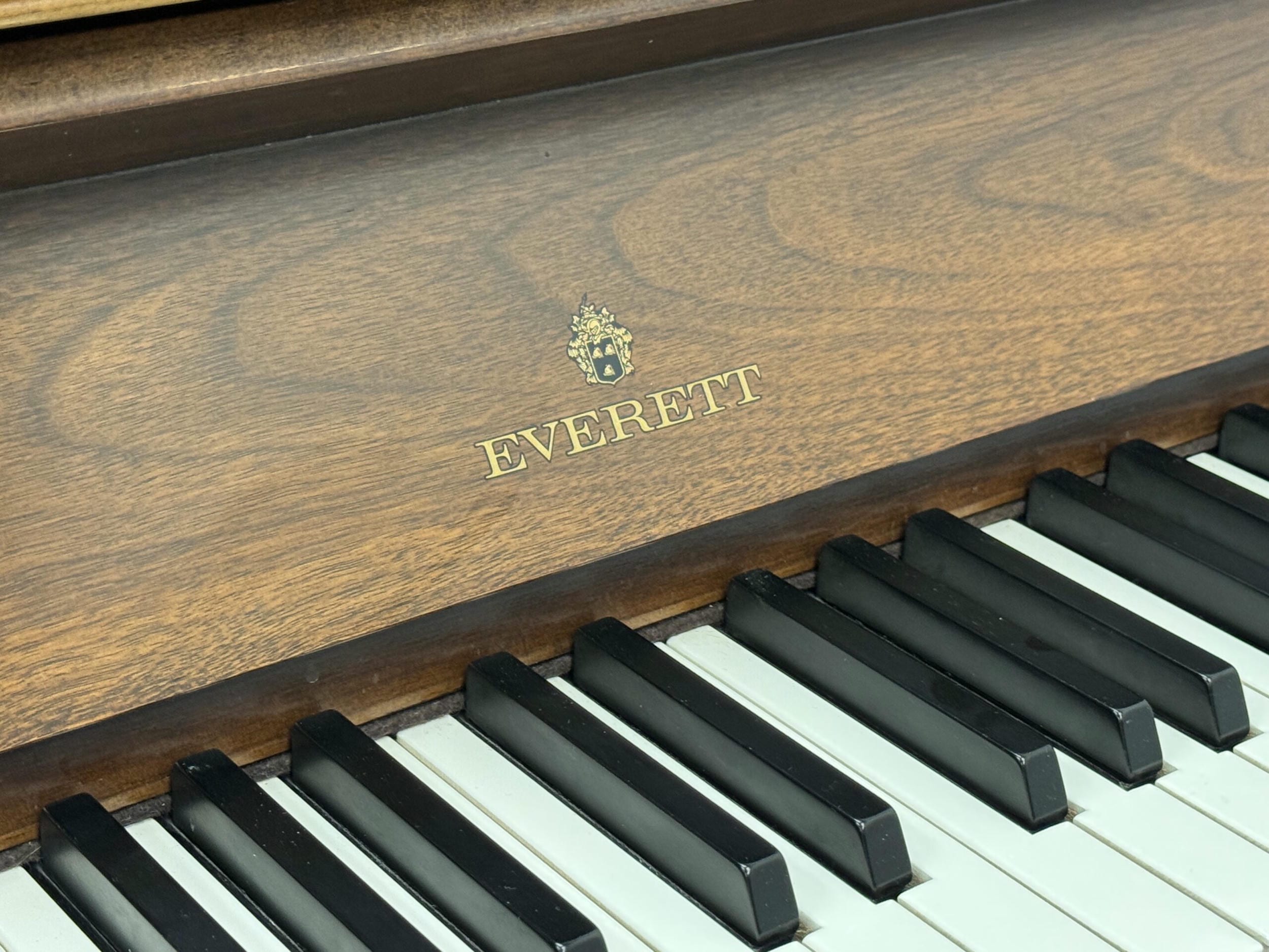 Solich-Piano-Cleveland-Everett-Model-6201-Brand-Name