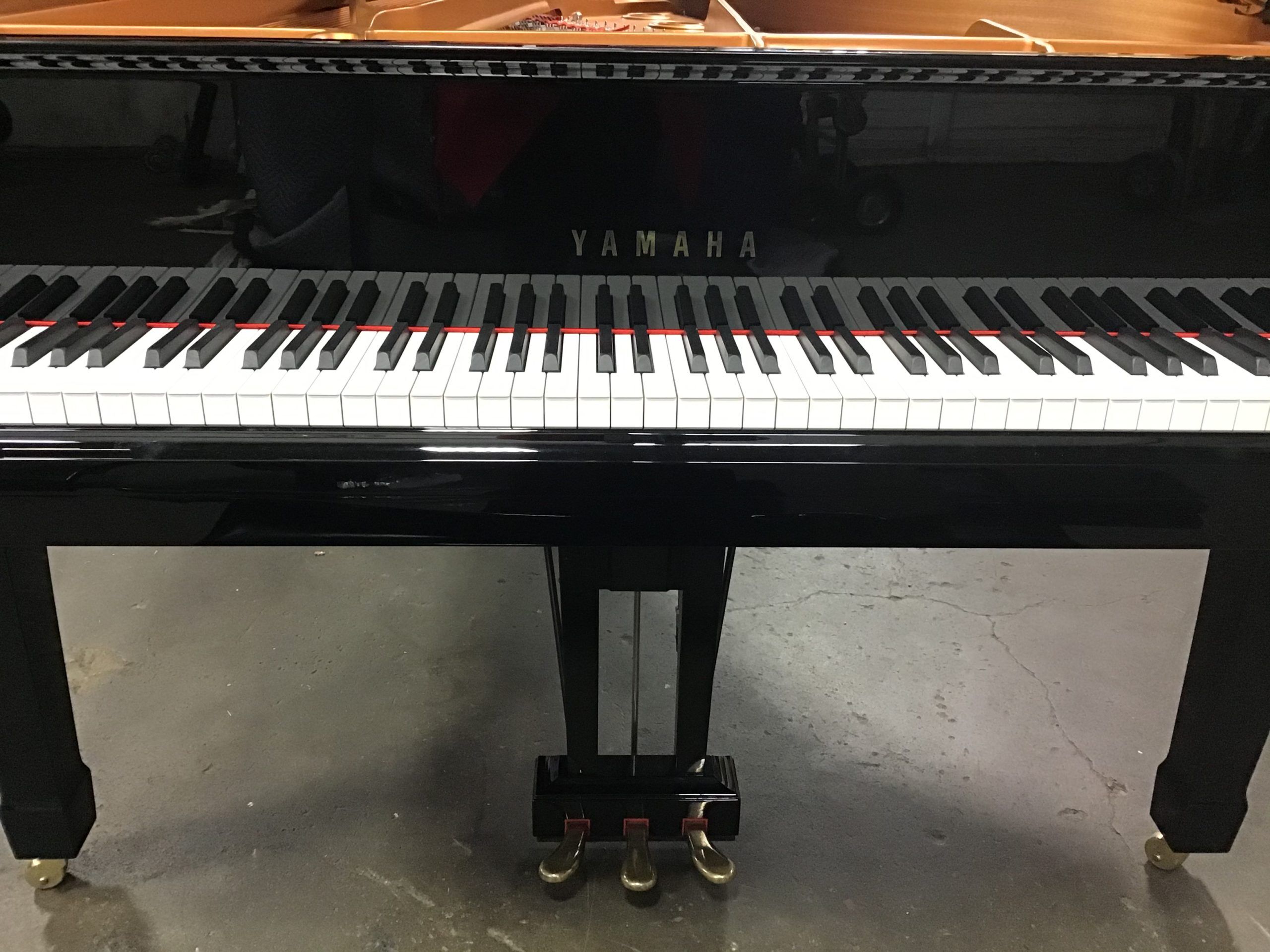 Yamaha C6 grand piano keys front Yamaha C6 grand piano keys front
