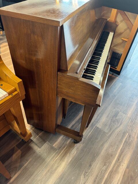 Baldwin 243 Left Side View Baldwin 243 Left Side View