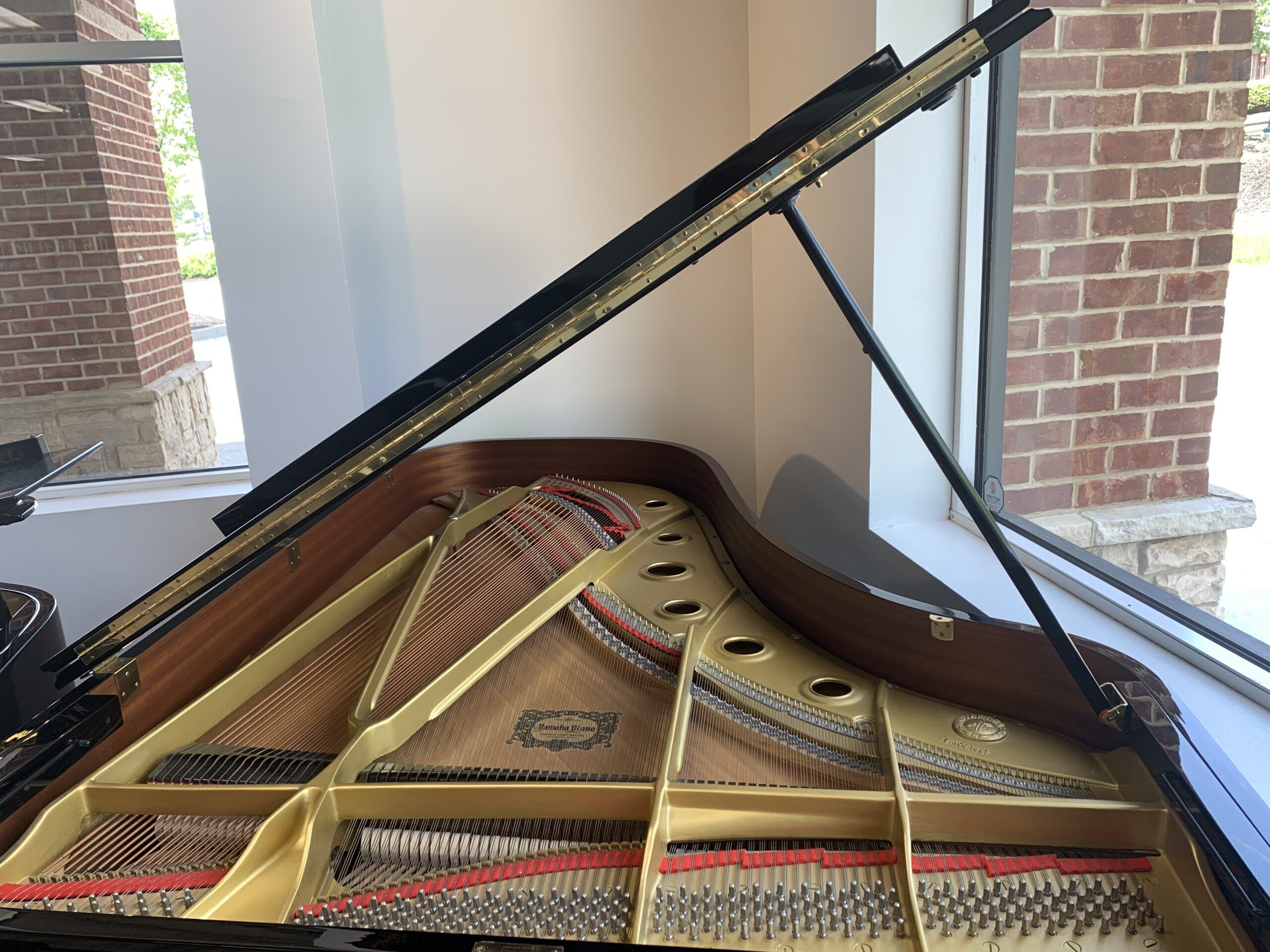 Solich-Piano-Pittsburgh-Yamaha-C7PE-plate