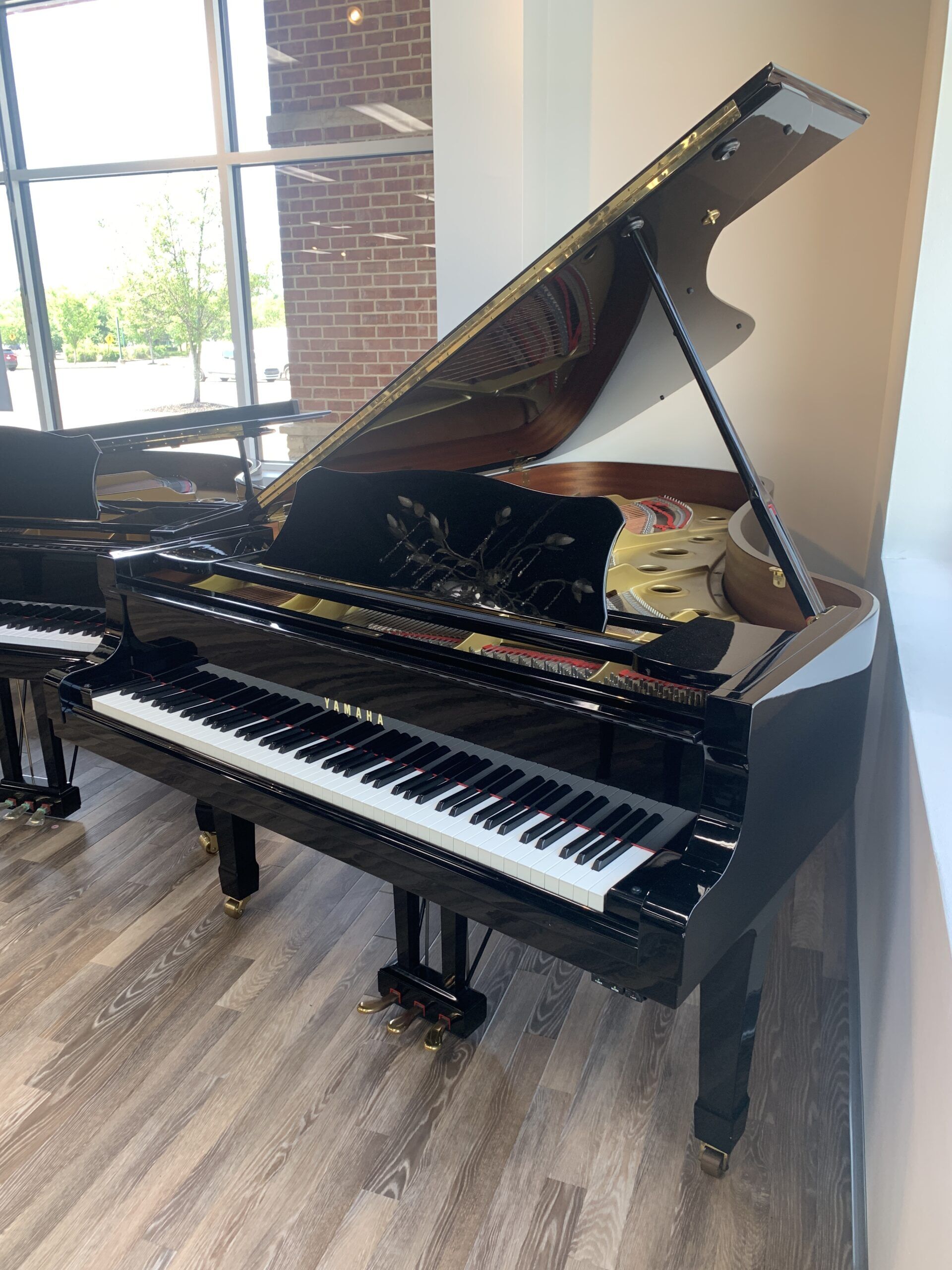 Solich-Piano-Pittsburgh-Yamaha-C7PE-right-side