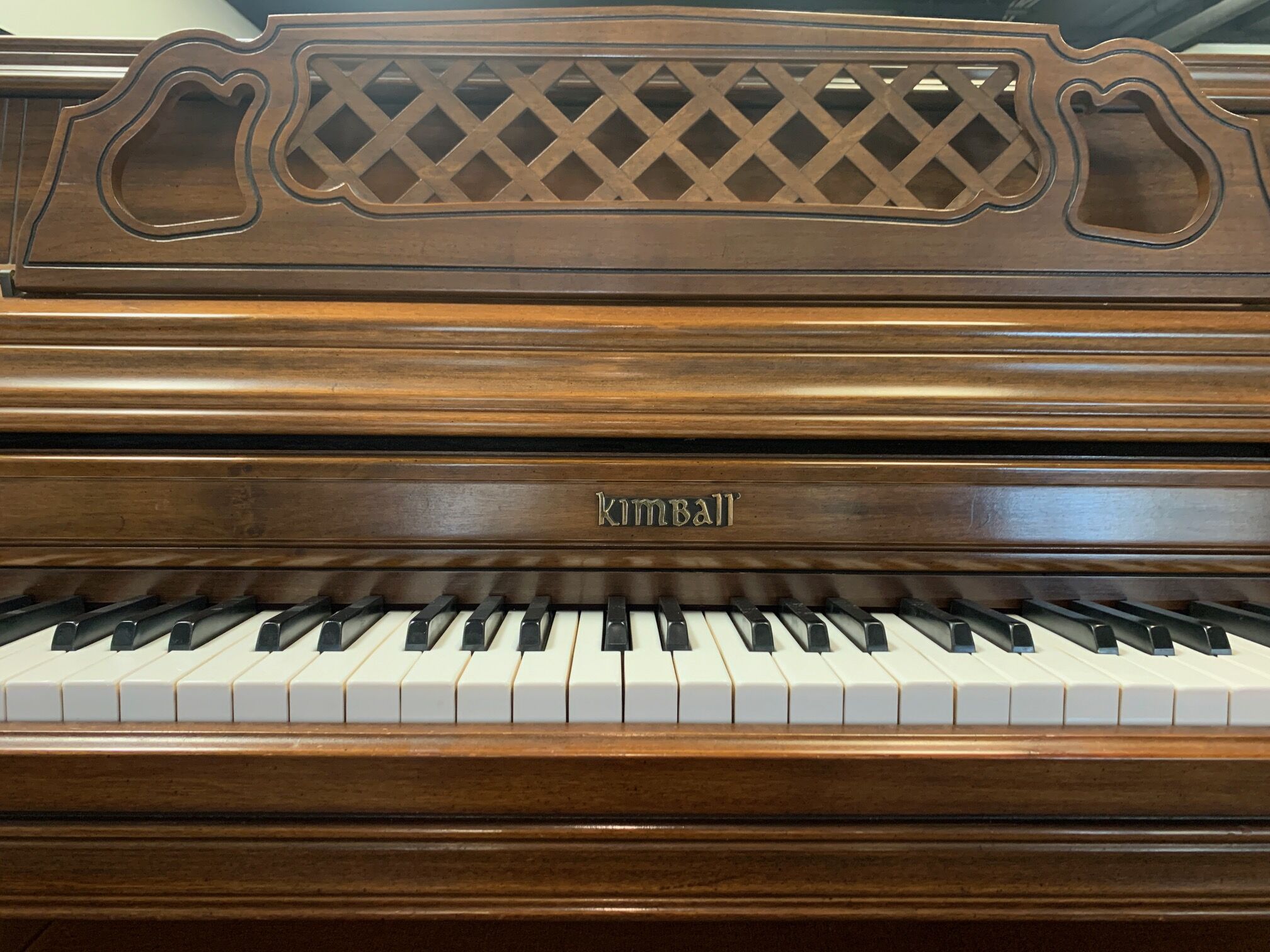 Solich-Piano-Cleveland-Kimball-Model-4242-brand-name-and-music-rack