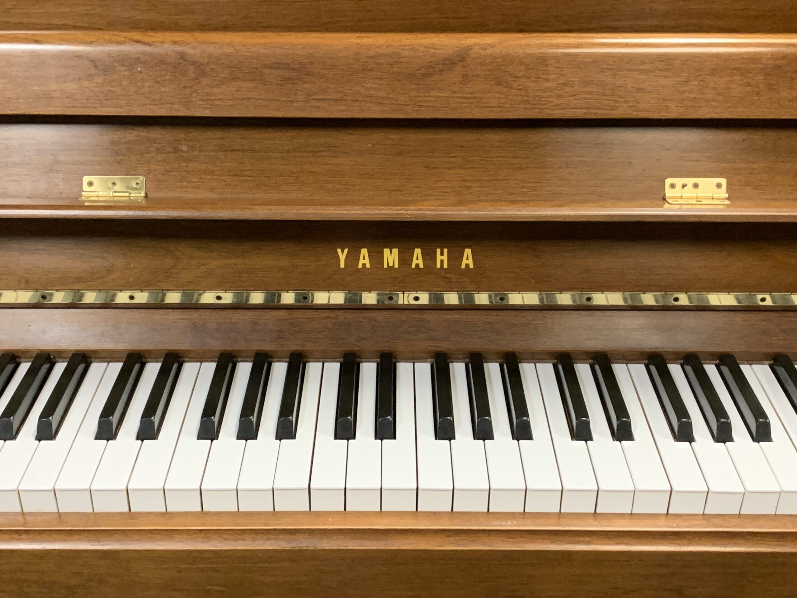 Solich-Piano-Cleveland-Yamaha-P2-Brand-Name-and-Keys