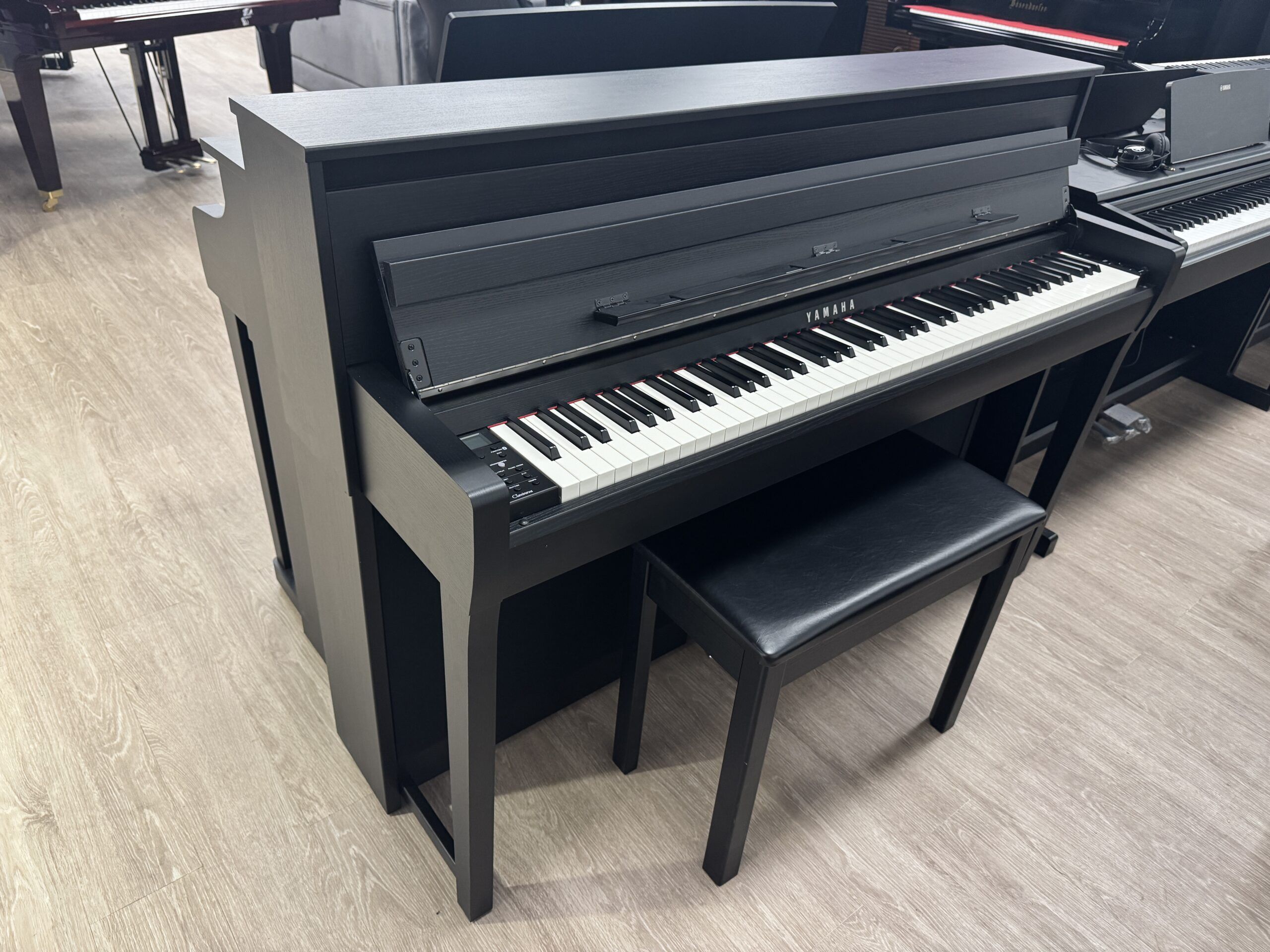 Solich-Piano-Cleveland-Yamaha-CLP685B-Left-Side