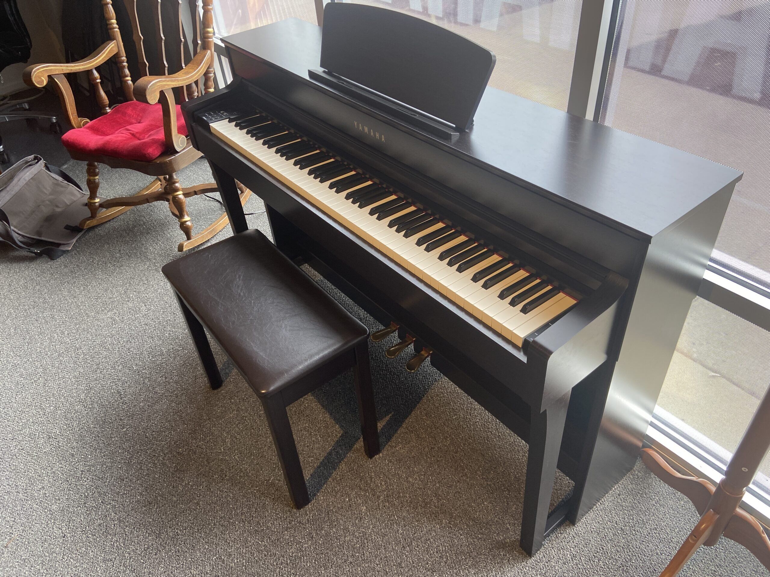 Yamaha CLP635R USED Clavinova digital piano - right side view Yamaha CLP635R USED Clavinova digital piano - right side view