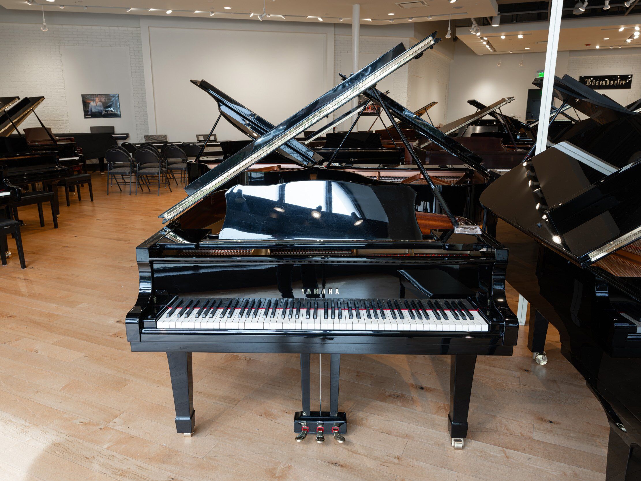 Solich Piano Cleveland - Yamaha C3 - Front View (without seat)