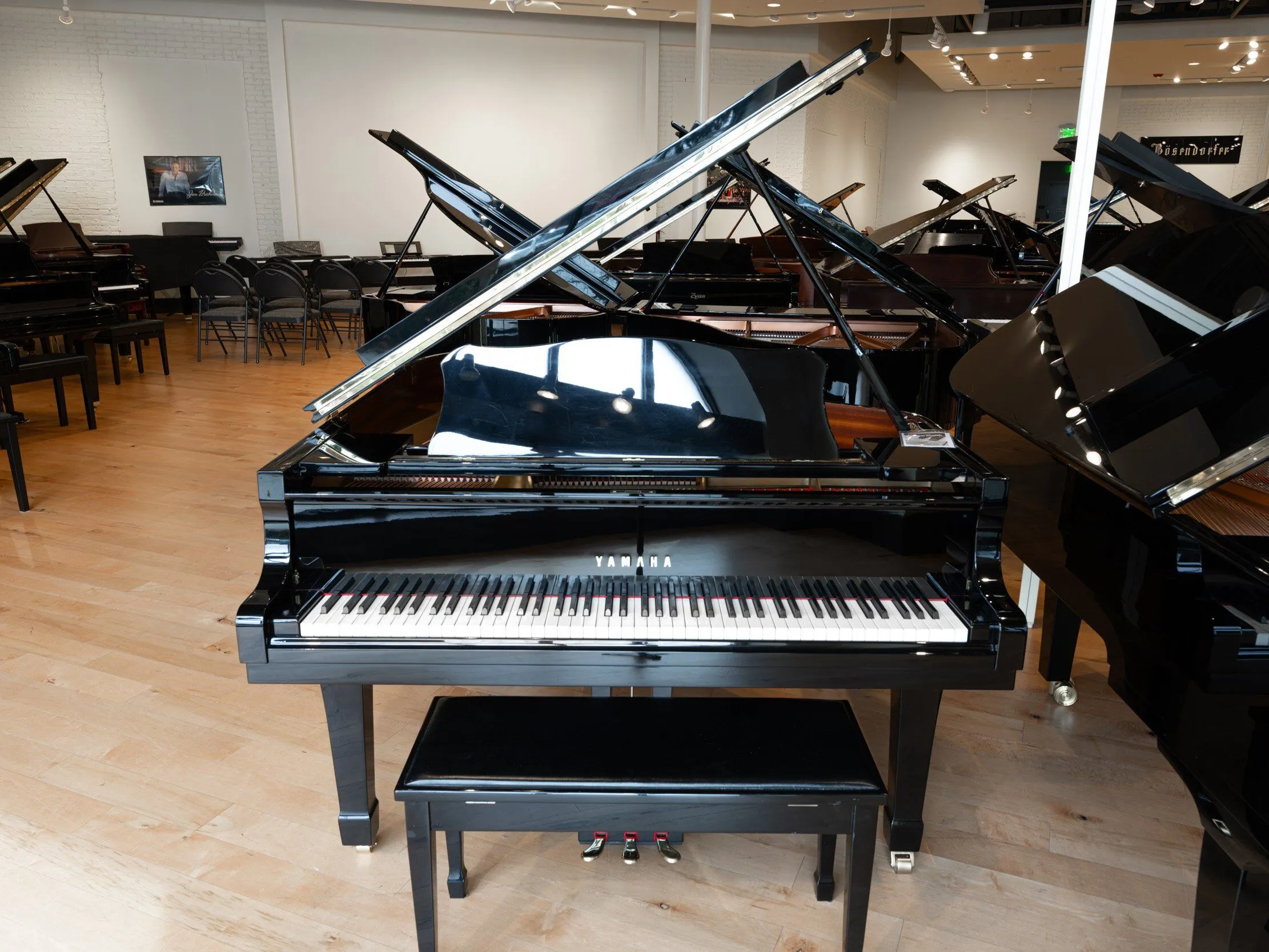 Solich Piano Cleveland - Yamaha C3 - Front View