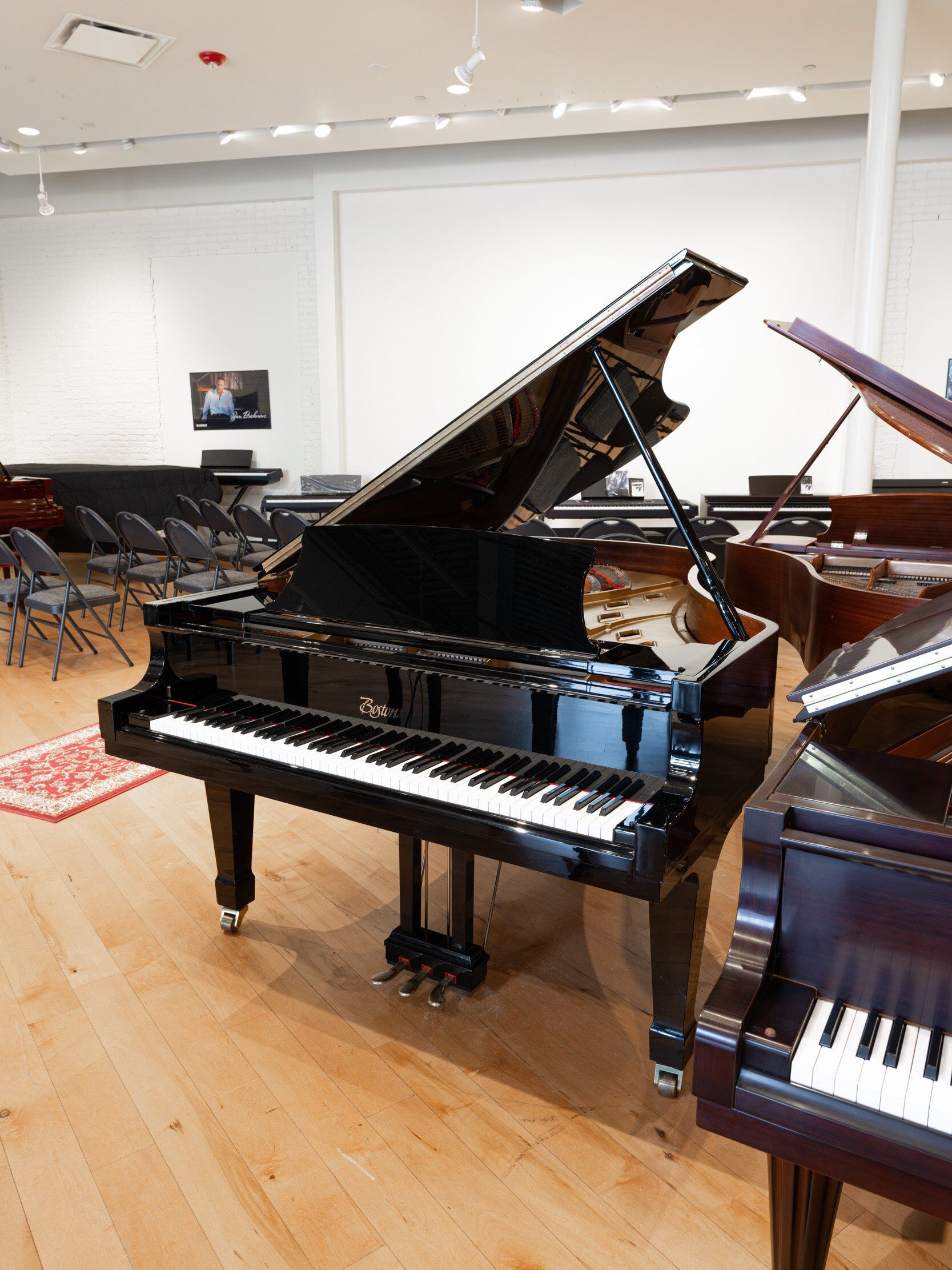 Solich Piano Cleveland - Boston GP-218 - Right Side (vertical)