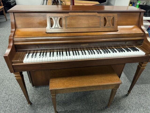 Solich-Piano-Cleveland-Kimball-S422-Front-Side