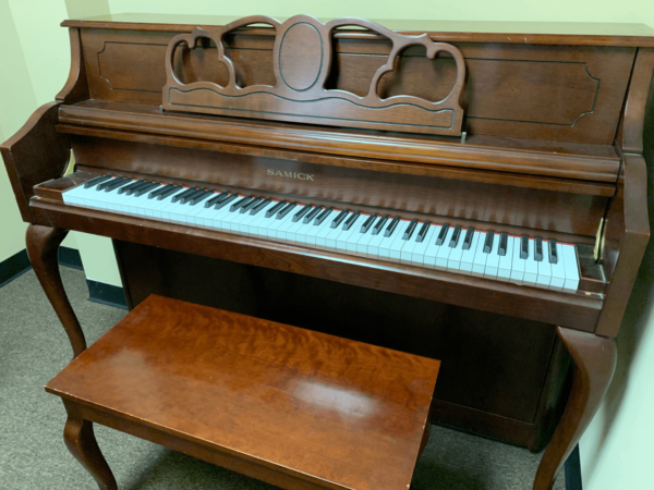 Beautiful Walnut Samick Used Upright Piano Console