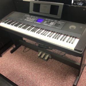 Yamaha DGX-650 digital piano