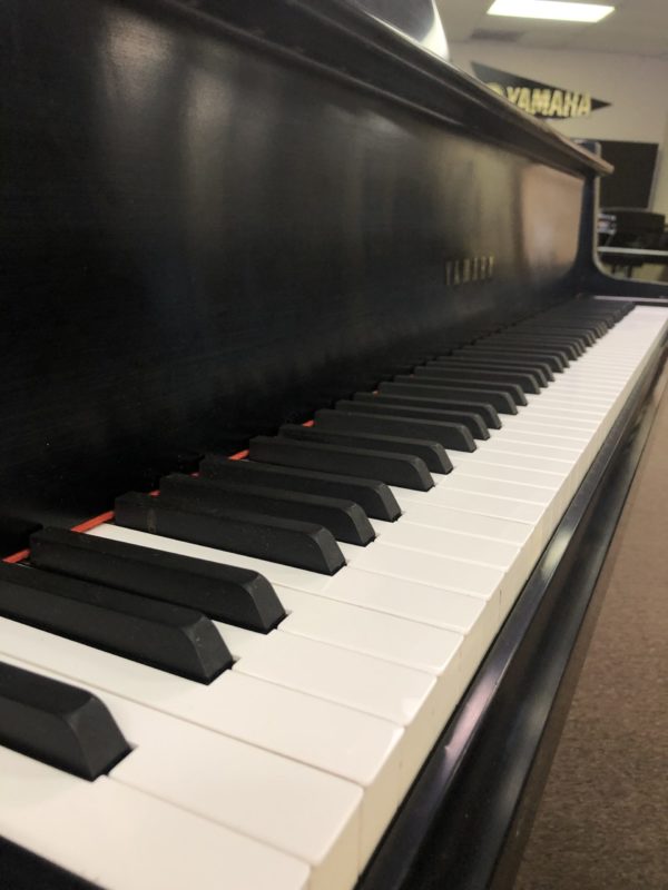 Yamaha GH1 3070986 keyboard grand piano