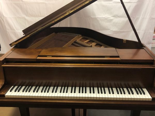 Yamaha GH1 Walnut 2790557 secondary front view grand piano