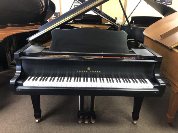 Young Chang G175 G109879 grand piano front view