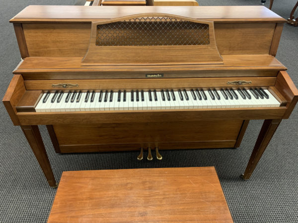 Baldwin Spinet 1213627 piano front view