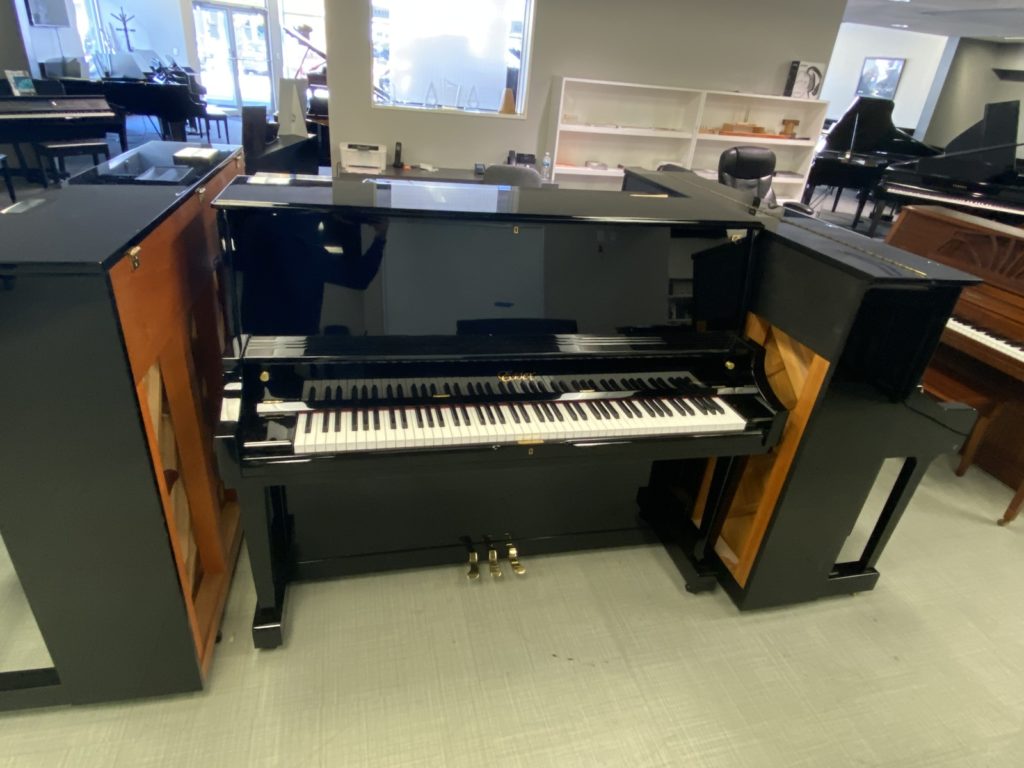 Essex EUP 123 piano straight-on