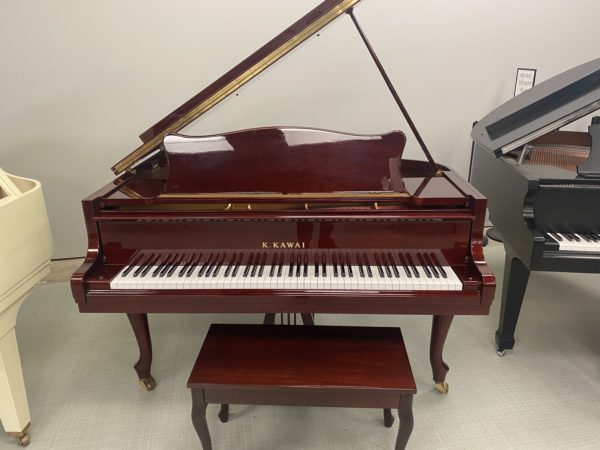 Kawai-GM-10 french mahogany piano front