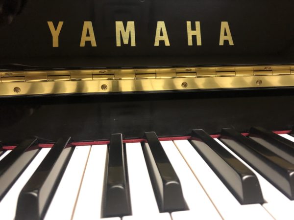 Yamaha b2PE piano keys