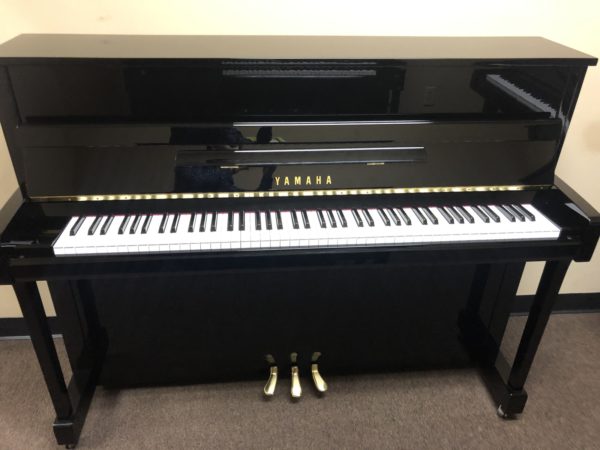 Yamaha b2PE upright piano straight-on