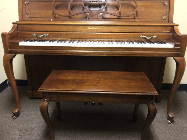 baldwin 2086 piano cherry front with bench