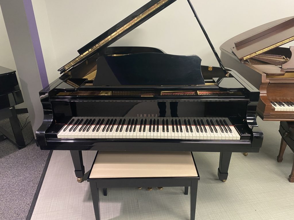 Yamaha C7 grand piano ebony