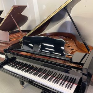 Used Yamaha GC1 grand piano