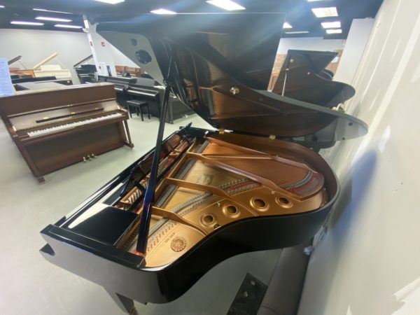 Yamaha GC1 PE baby grand piano top view lid open