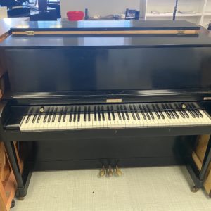 Baldwin Studio SE upright piano