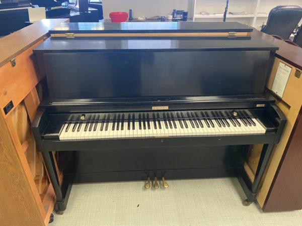Baldwin Studio SE upright piano