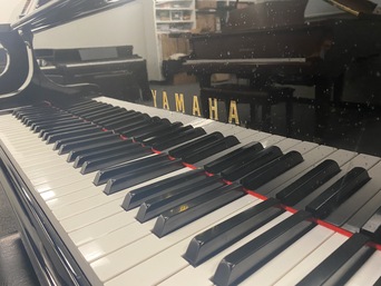 Used Yamaha GA1 Grand Piano Polished Ebony keys
