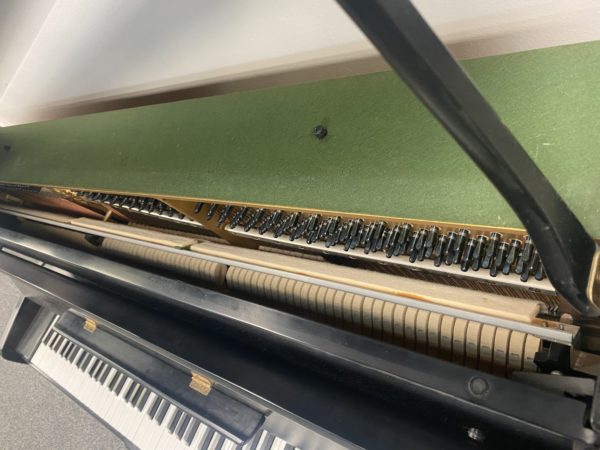 Used Yamaha M1A SE Upright Piano hammers tuning pins soundboard
