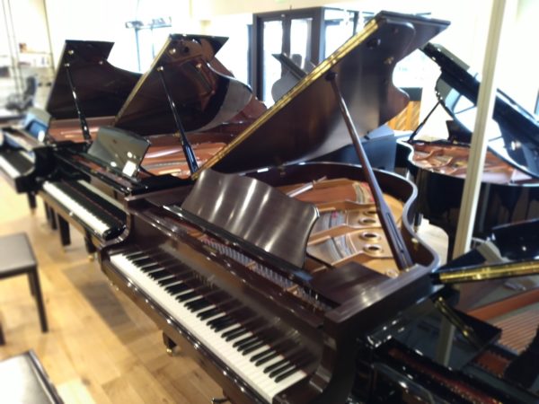 Yamaha C2SM grand piano right angle