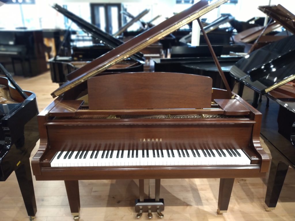 Yamaha GH1 grand piano front view
