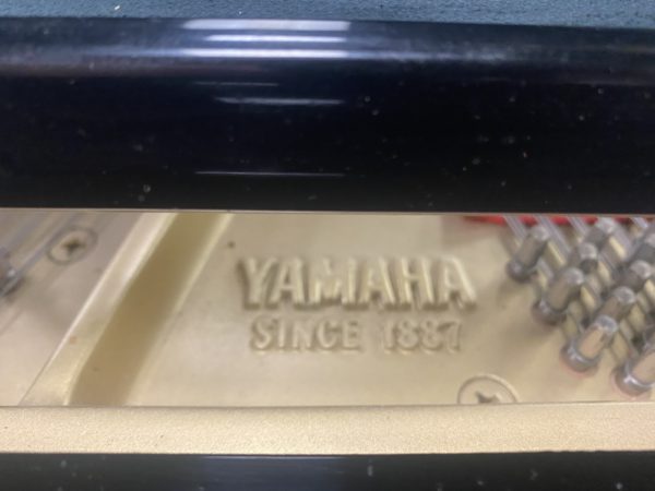 Yamaha GH1 grand piano B5302463 nameplate