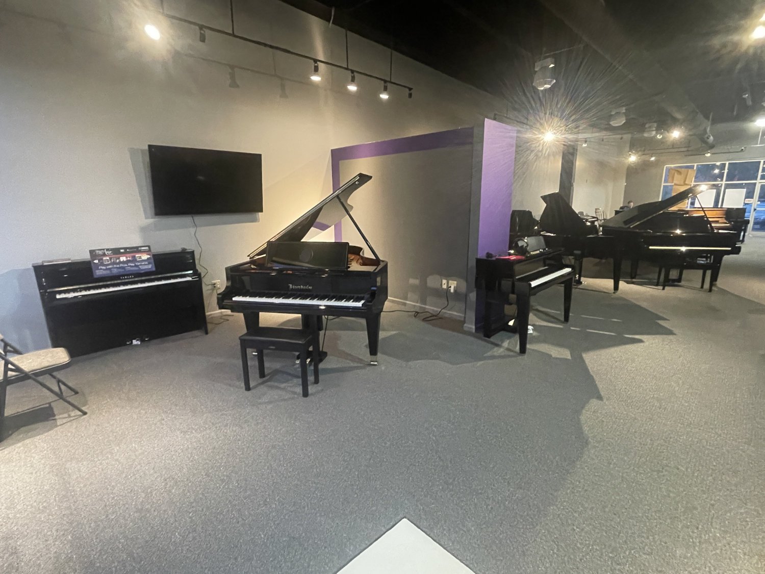 Solich Piano Pittsburgh Cranberry store interior